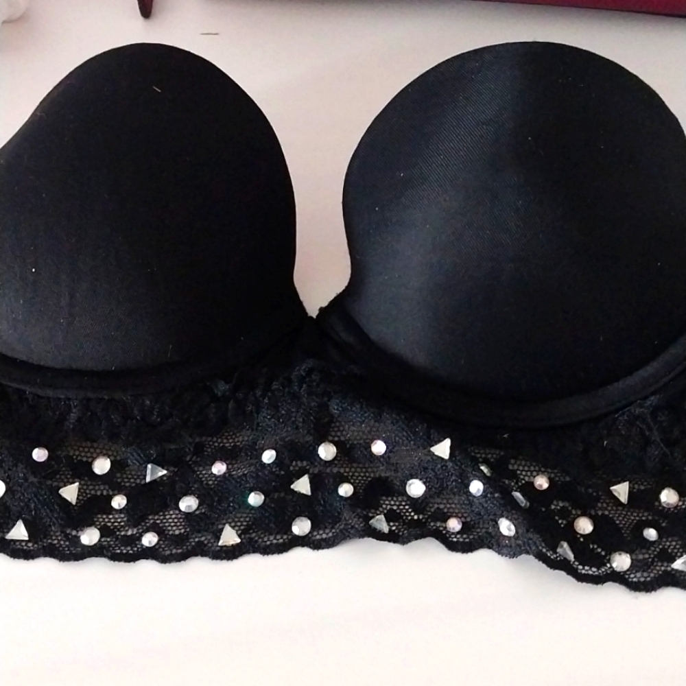 Black studded strapless bra